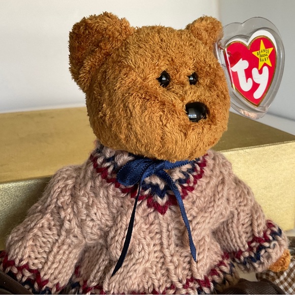Vintage Ty Beanie Baby “Fuzz” the bear with RARE complete Unipak Golfers outfit - Picture 4 of 12
